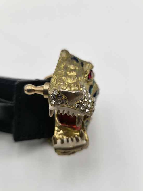 GUCCI Feline Tiger Head Buckle Leather Belt...Authentic..